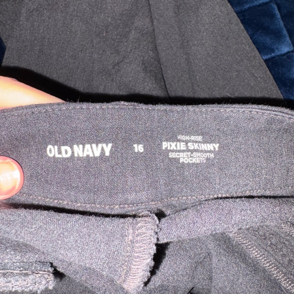 Old Navy pixie pants - Picture 3 of 3